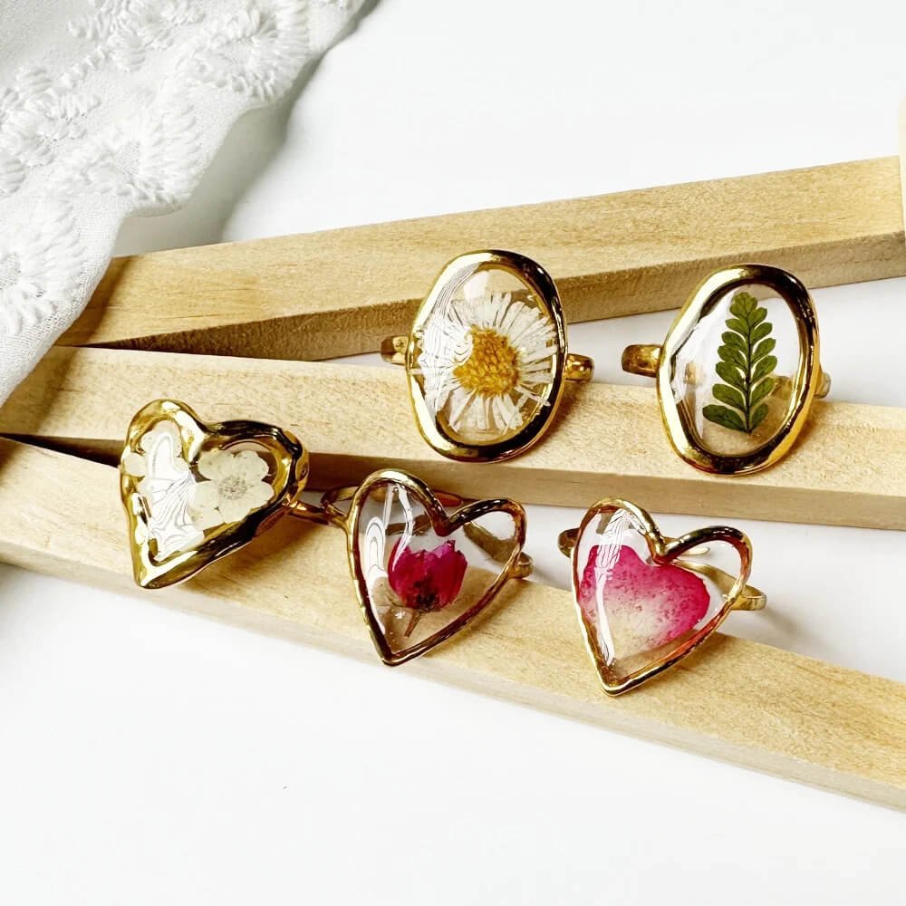 Botanical Resin Ring - Leafy Belief