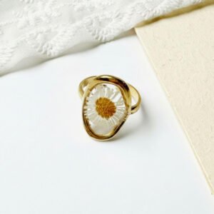 Botanical Resin Ring - Daisy Oval