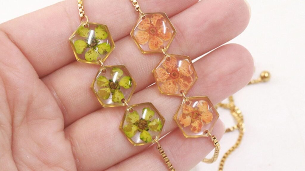 Leafy Belief Botanical Resin Bracelet